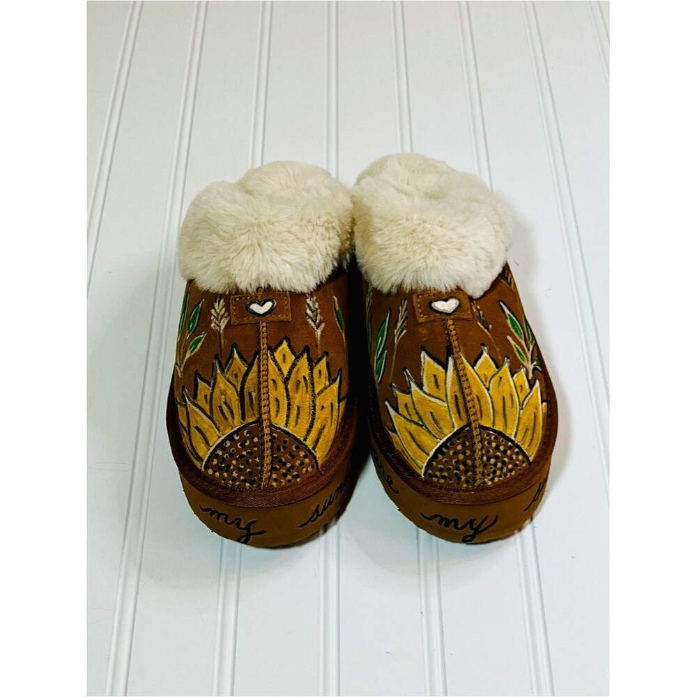 Hand-painted Sunflower Brown Women's 6 Slippers with Faux Fur